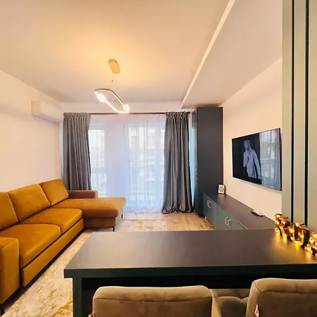 Blue Spot - Chic Pipera Getaway With Balcony דירה
