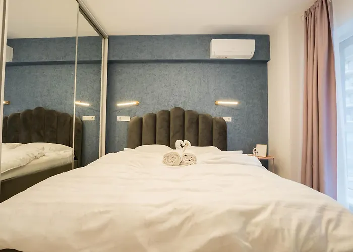 Blue Spot - Chic Pipera Getaway With Balcony דירה