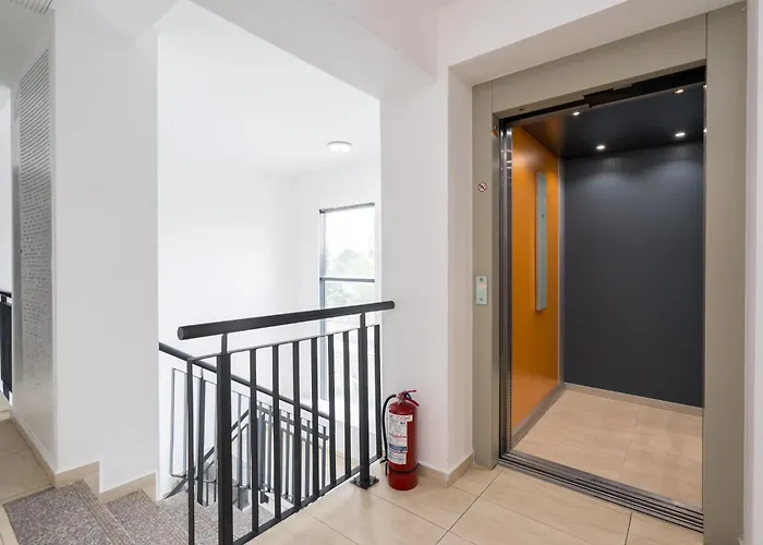 Blue Spot - Chic Pipera Getaway With Balcony * Bucharest