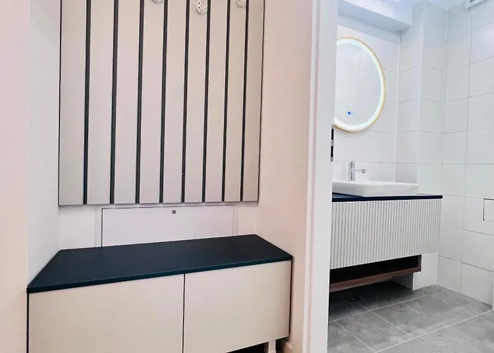 Blue Spot - Chic Pipera Getaway With Balcony * Bukarest